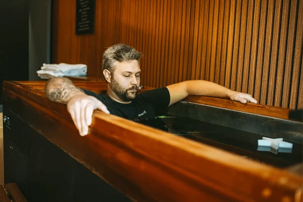 Cold plunge tub held between 40 and 50 degrees at InnerWorks Recovery & Performance Lab